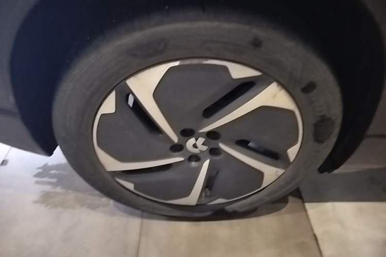 Used Nio ES6 2023 75 kWh Right Rear Wheel Hub