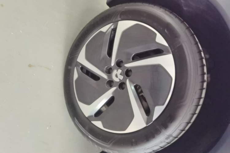 Used Nio ES6 2023 75 kWh Right Rear Wheel Hub