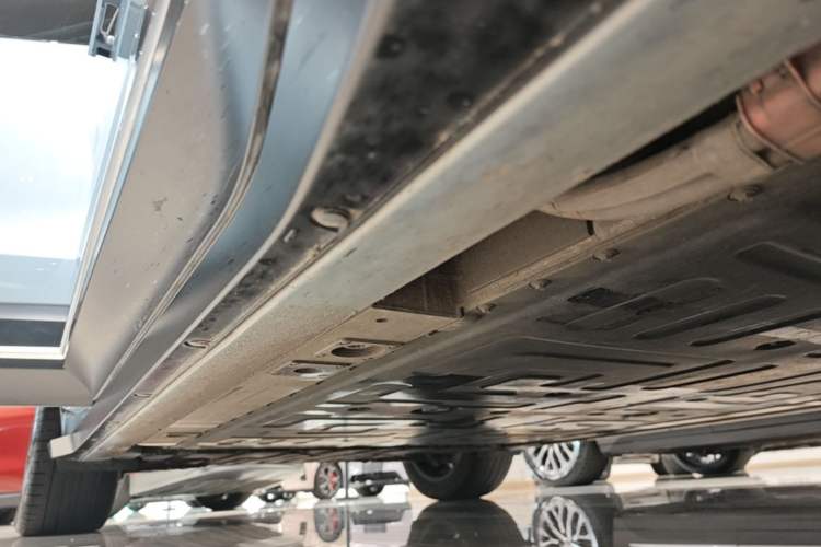 Used Nio ES6 2023 75 kWh Right Side Sill