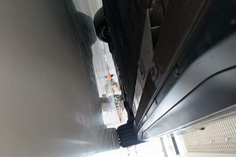 Used Nio ES6 2023 75 kWh Right Side Sill