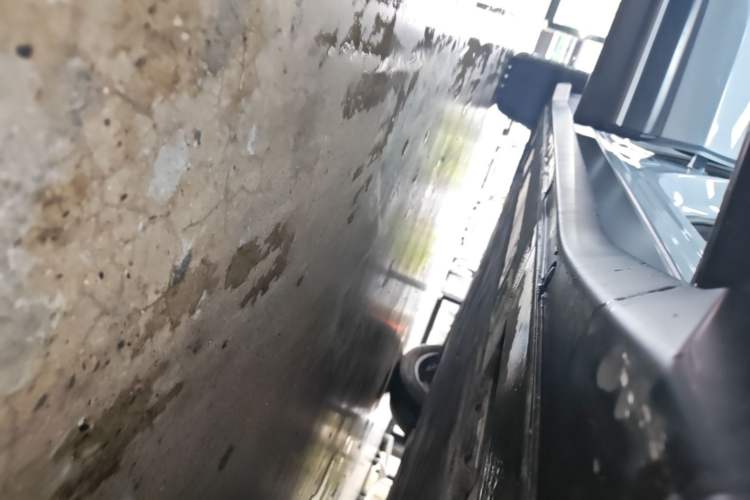 Used Nio ES6 2023 75 kWh Right Side Sill