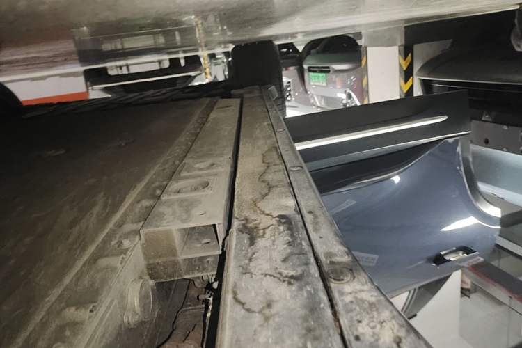 Used Nio ES6 2023 75 kWh Right Side Sill