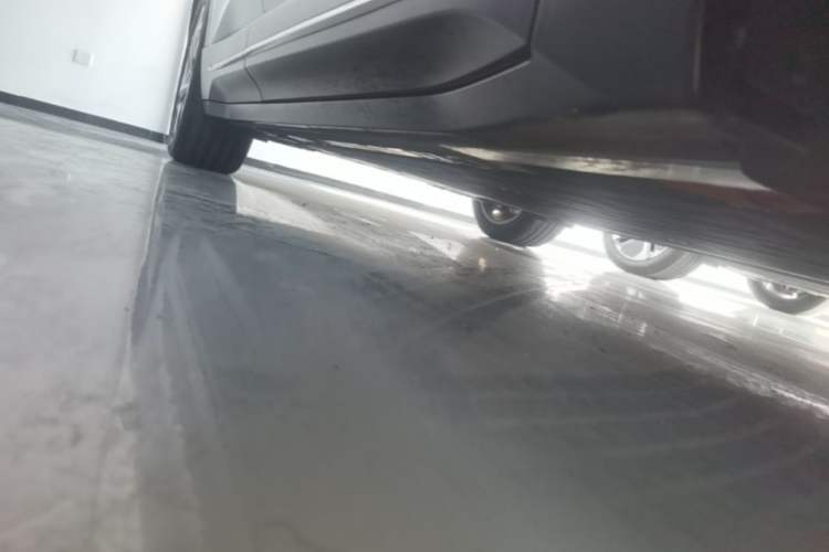 Used Nio ES6 2023 75 kWh Right Side Sill