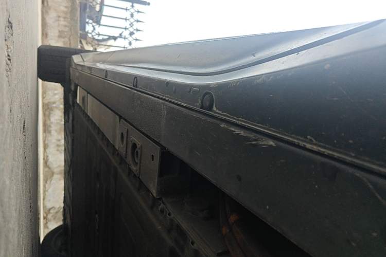 Used Nio ES6 2023 75 kWh Right Side Sill