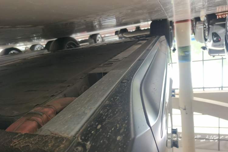 Used Nio ES6 2023 75 kWh Right Side Sill