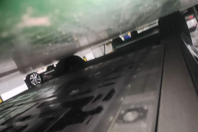 Used Nio ES6 2023 75 kWh Right Side Sill