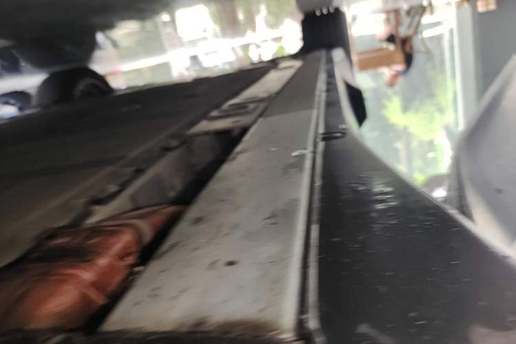 Used Nio ES6 2023 75 kWh Right Side Sill