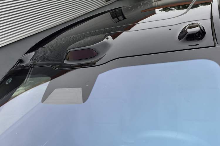 Used Nio ES6 2023 75 kWh Roof