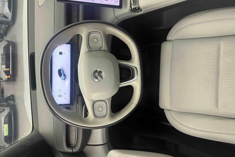 Used Nio ES6 2023 75 kWh Steering Wheel