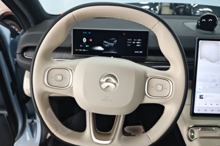Used Nio ES6 2023 75 kWh Steering Wheel