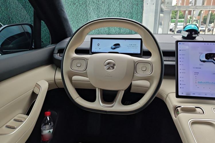 Used Nio ES6 2023 75 kWh Steering Wheel