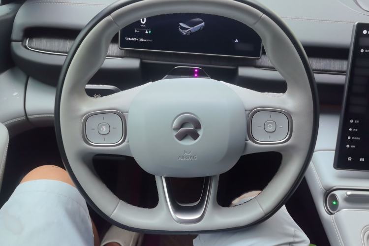 Used Nio ES6 2023 75 kWh Steering Wheel