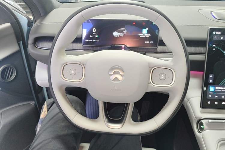 Used Nio ES6 2023 75 kWh Steering Wheel