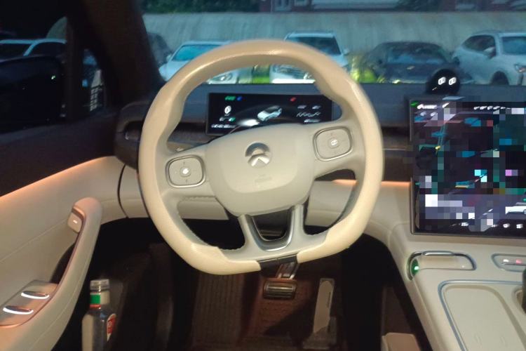Used Nio ES6 2023 75 kWh Steering Wheel