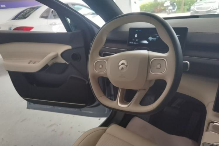 Used Nio ES6 2023 75 kWh Steering Wheel