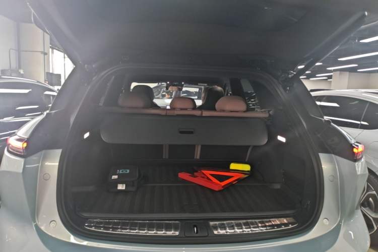 Used Nio ES6 2023 75 kWh Trunk