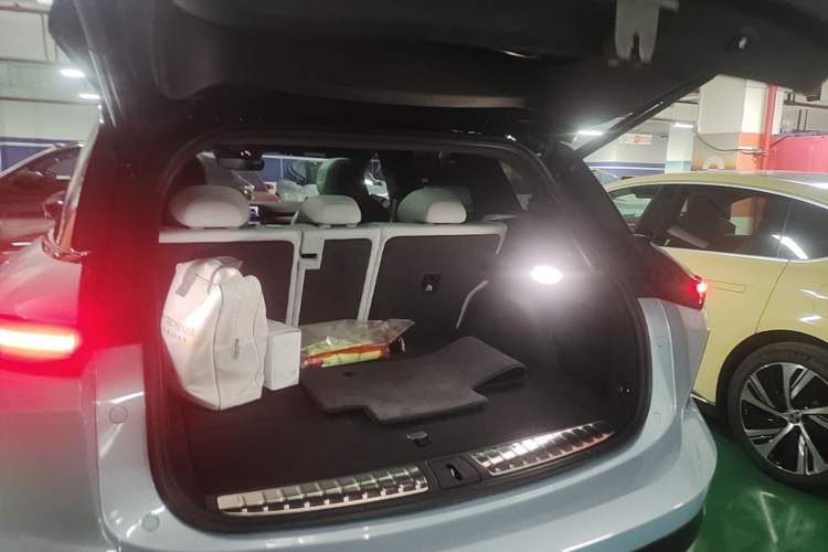 Used Nio ES6 2023 75 kWh Trunk