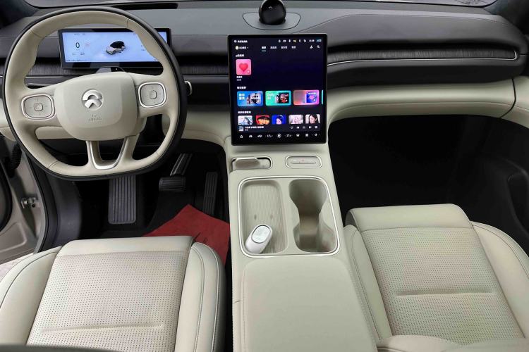 Used Nio ES6 2023 75 kWh Center Console