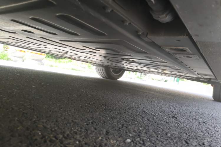 Used Nio ES6 2023 75 kWh Chassis Front Left