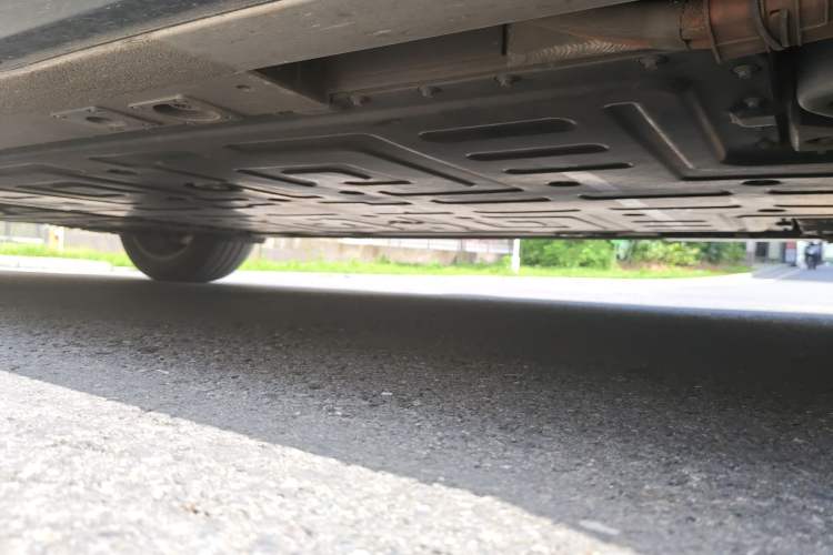 Used Nio ES6 2023 75 kWh Chassis Front Right