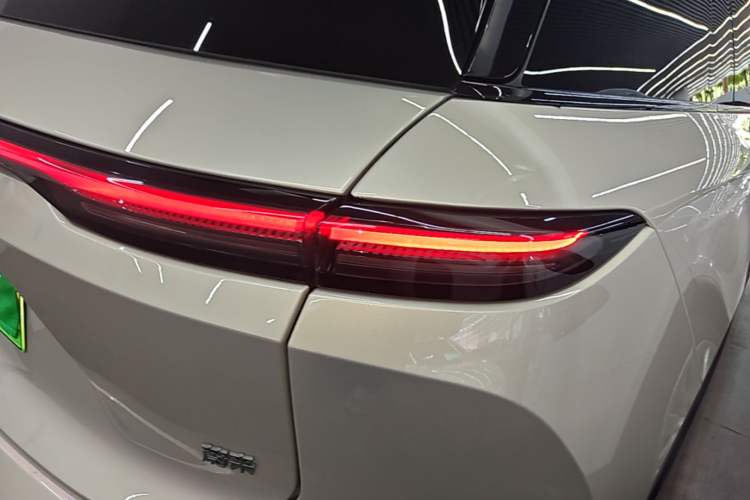 Used Nio ES6 2023 75 kWh Exterior 3