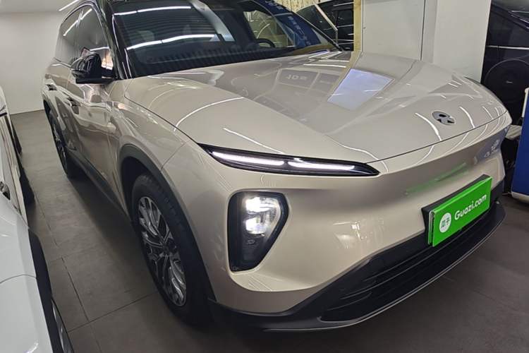 Used Nio ES6 2023 75 kWh Front Right 45 Deg