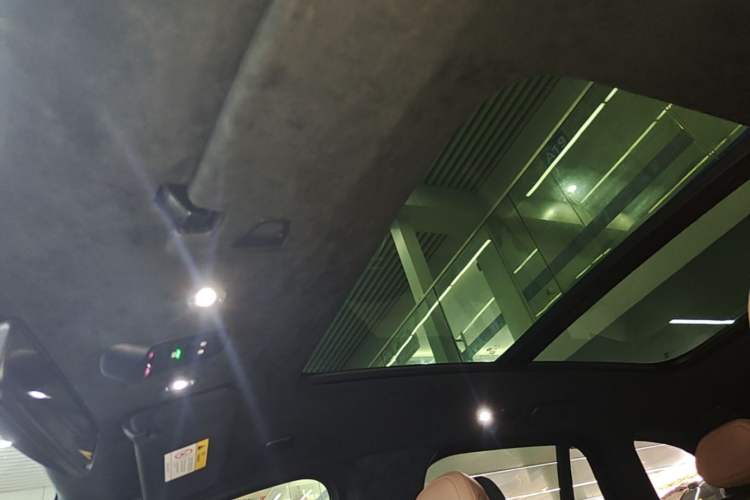 Used Nio ES6 2023 75 kWh Headliner