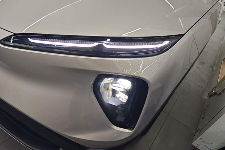 Used Nio ES6 2023 75 kWh Left Front Headlight