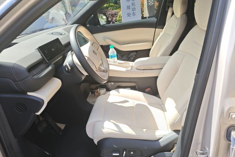 Used Nio ES6 2023 75 kWh Left Front Seat