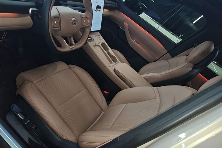 Used Nio ES6 2023 75 kWh Left Front Seat