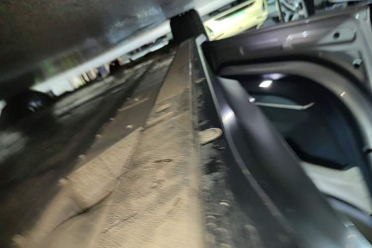 Used Nio ES6 2023 75 kWh Left Side Sill