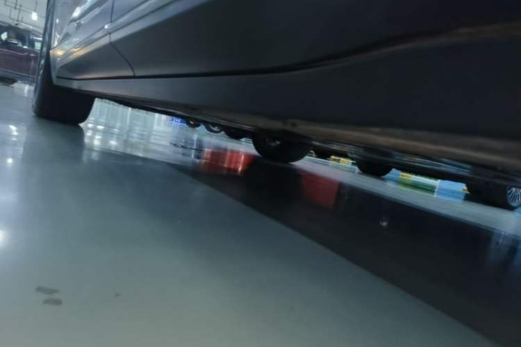 Used Nio ES6 2023 75 kWh Left Side Sill