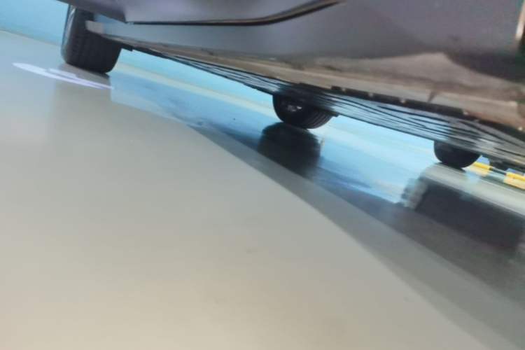 Used Nio ES6 2023 75 kWh Right Side Sill