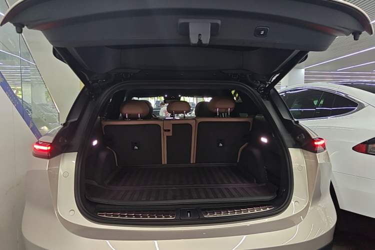 Used Nio ES6 2023 75 kWh Trunk