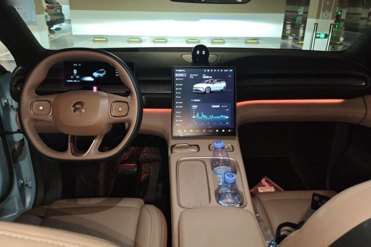 Used Nio ES6 2023 75 kWh Center Console