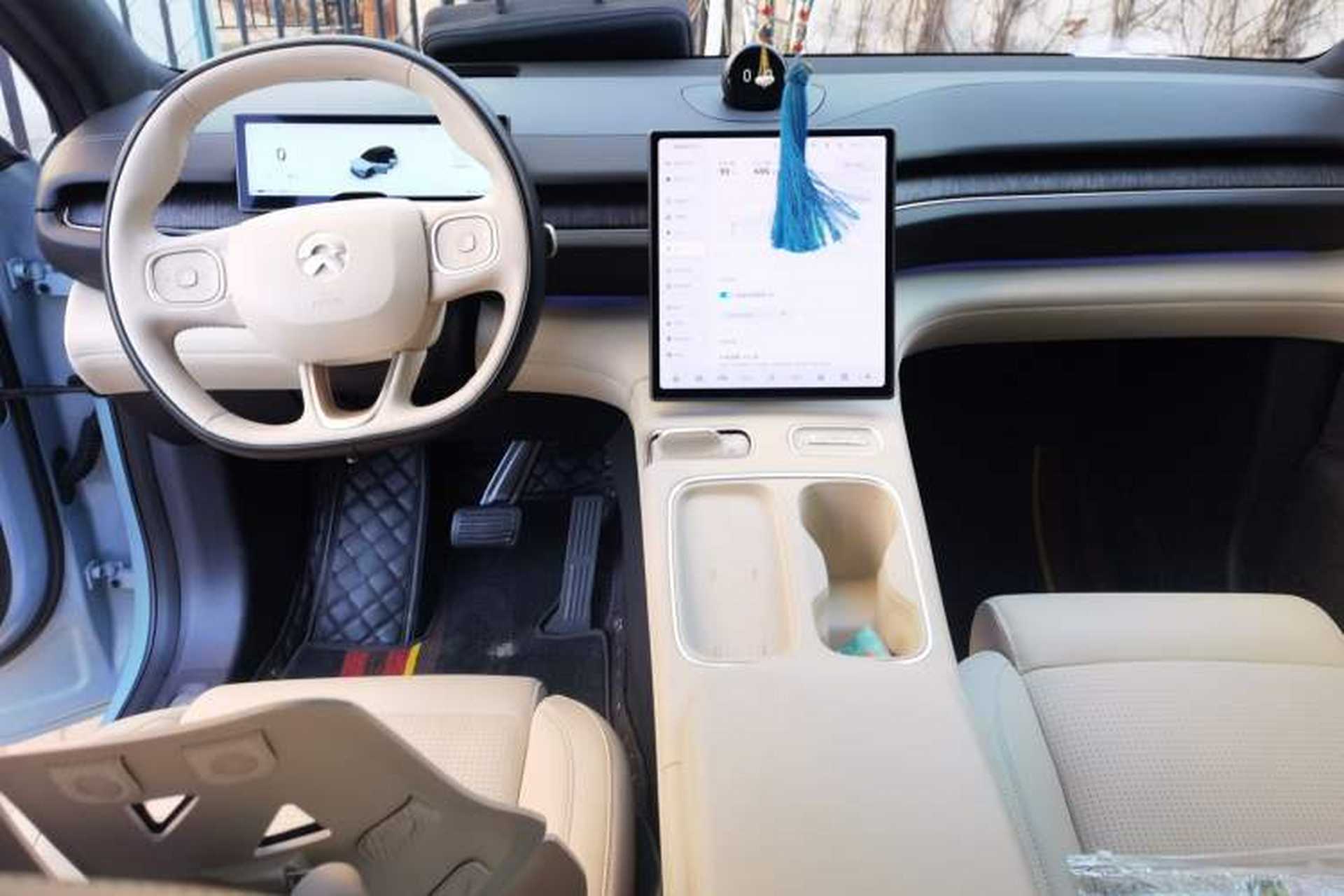 Used Nio ES6 2023 75 kWh Center Console