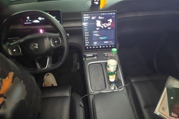 Used Nio ES6 2023 75 kWh Center Console