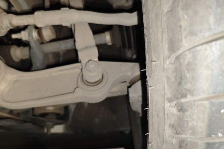 Used Nio ES6 2023 75 kWh Chassis Front Left