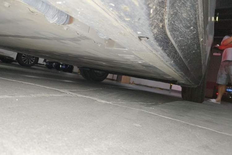 Used Nio ES6 2023 75 kWh Chassis Front Left