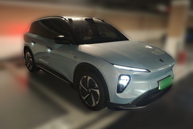 Used Nio ES6 2023 75 kWh Front Right 45 Deg