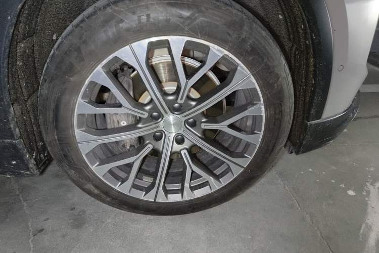 Used Nio ES6 2023 75 kWh Right Front Wheel Hub