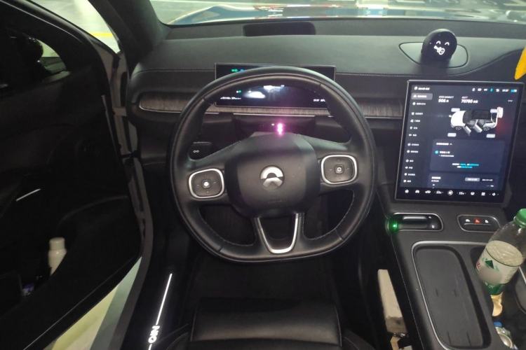 Used Nio ES6 2023 75 kWh Steering Wheel