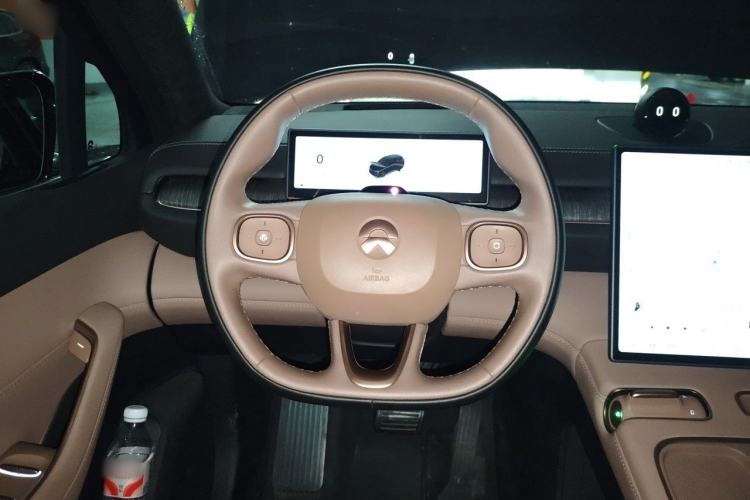 Used Nio ES6 2023 75 kWh Steering Wheel
