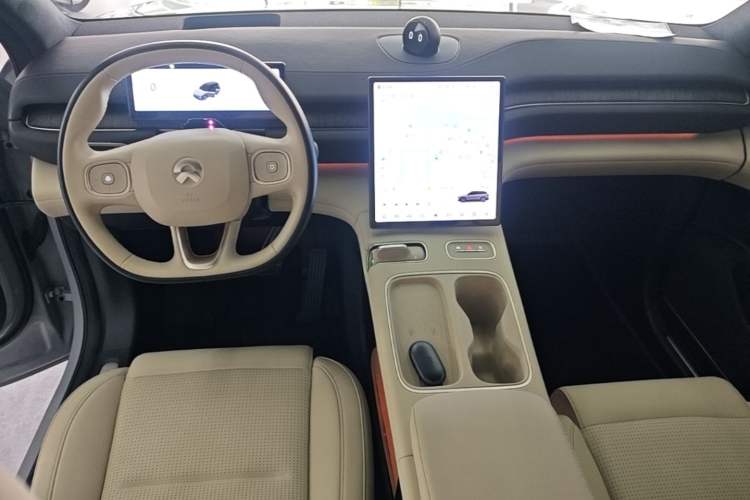 Used Nio ES6 2023 75 kWh Center Console