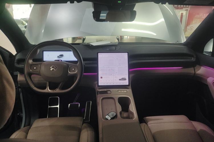 Used Nio ES6 2023 75 kWh Center Console