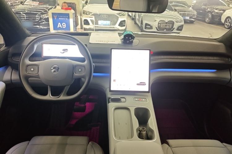 Used Nio ES6 2023 75 kWh Center Console