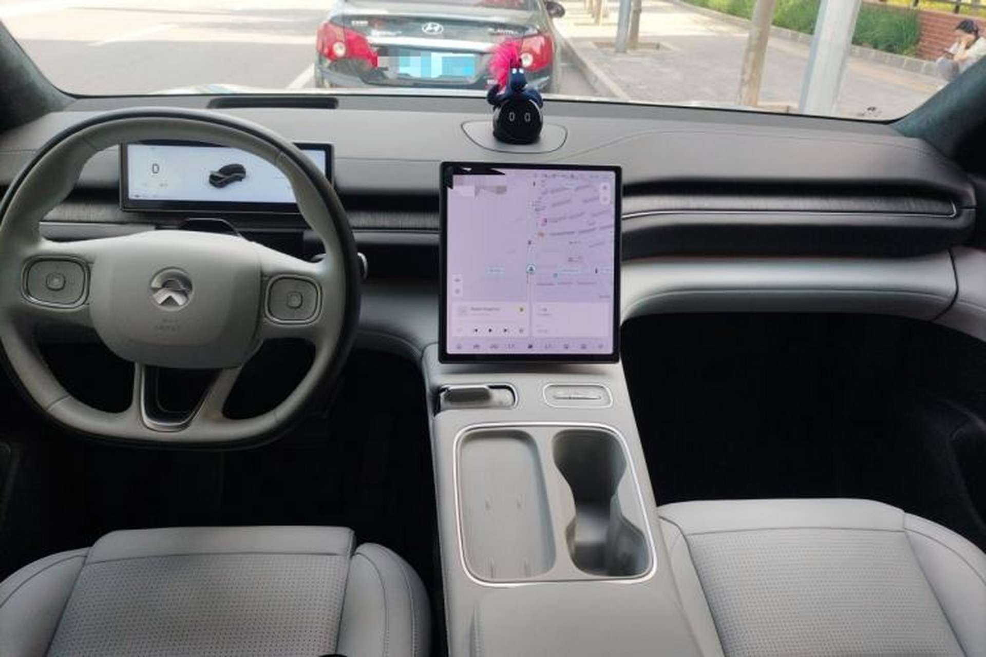 Used Nio ES6 2023 75 kWh Center Console