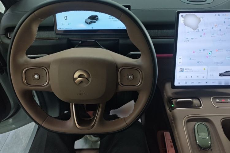 Used Nio ES6 2023 75 kWh Center Console
