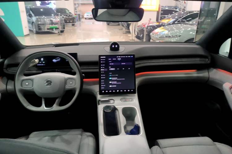 Used Nio ES6 2023 75 kWh Center Console