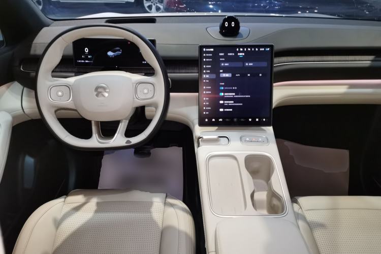 Used Nio ES6 2023 75 kWh Center Console